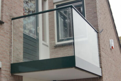 glazen balustrades balkon zonder palen