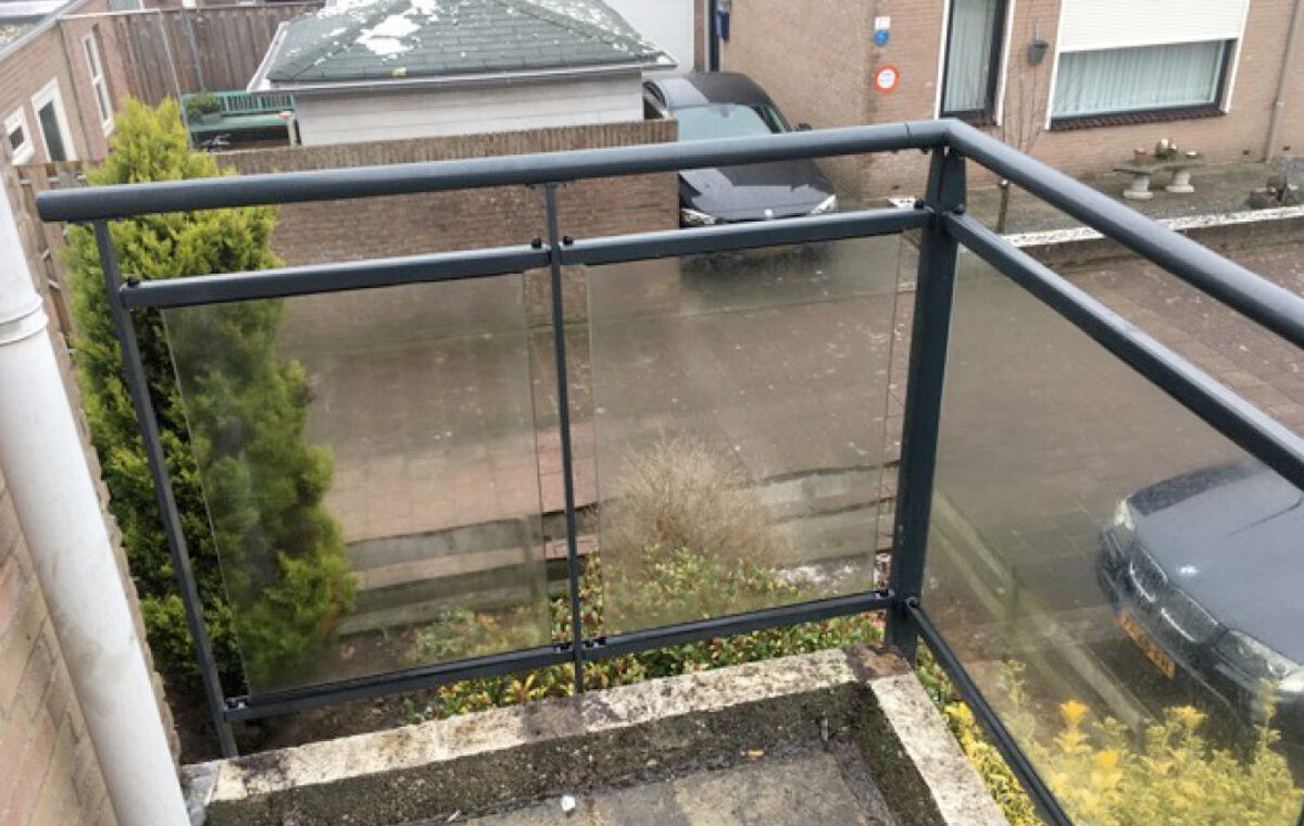 Balustrade met glas