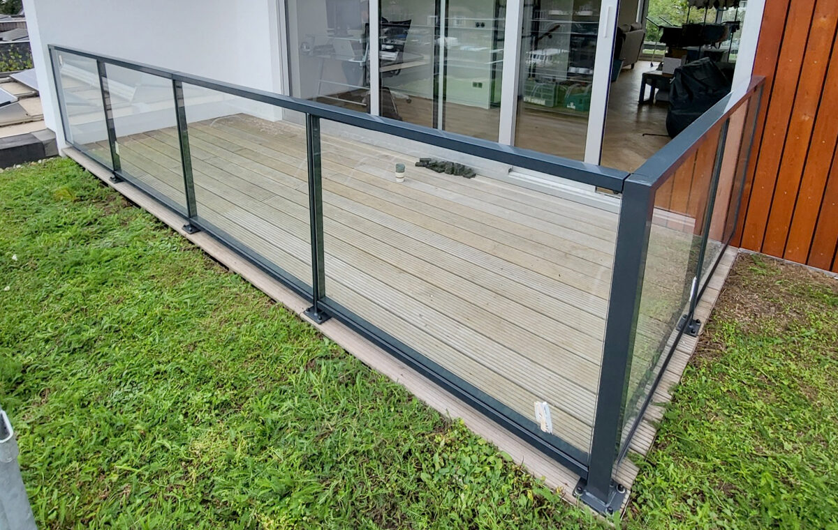 Glazen balustrade zelf installeren